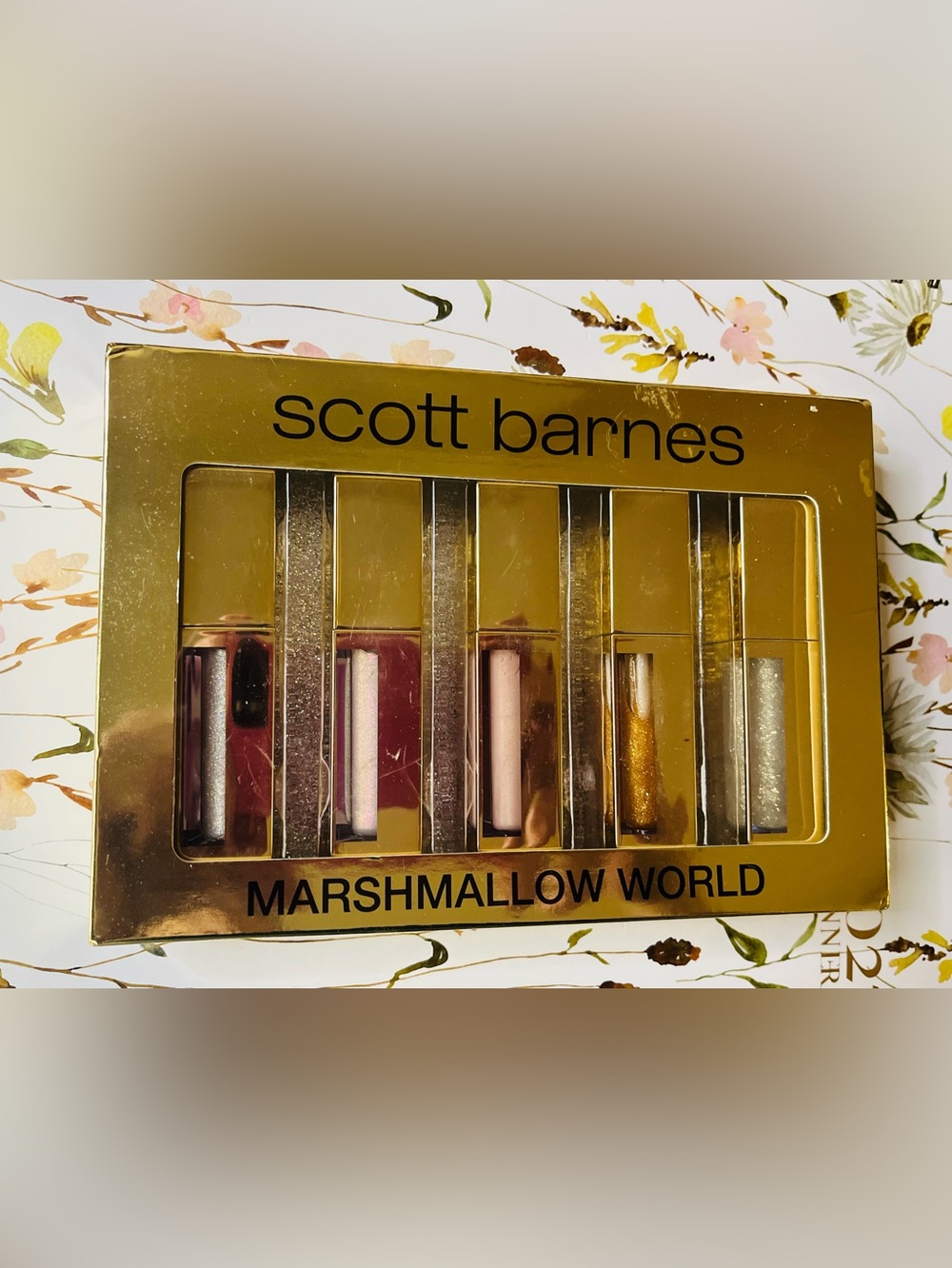 Scott Barnes Marshmallow World Lip Gloss Set 5 Piece NIB - Picture 4 of 5